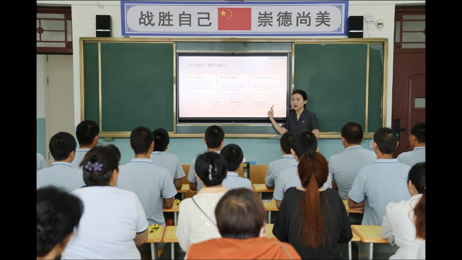 以法明心 重塑青春——河南省南阳市新野县法院走进启航学校开展法治宣讲