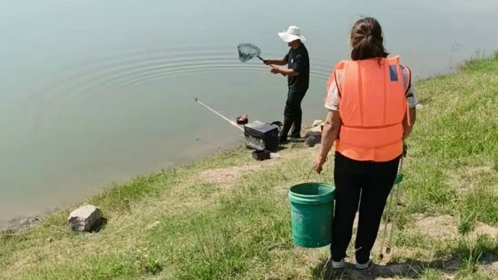 拉网排查+智能监控！起步区织密汛期防溺水“安全网” 筑牢生命“防护堤”