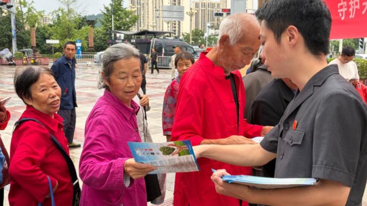法貊貊·珙桐护未丨多维普法筑防线 无毒护航保平安