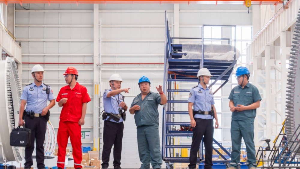 初心如磐护边疆 警徽闪耀守民心——记新疆塔城边境管理支队奇巴拉尕什边境派出所副所长哈斯铁尔·卡里甫