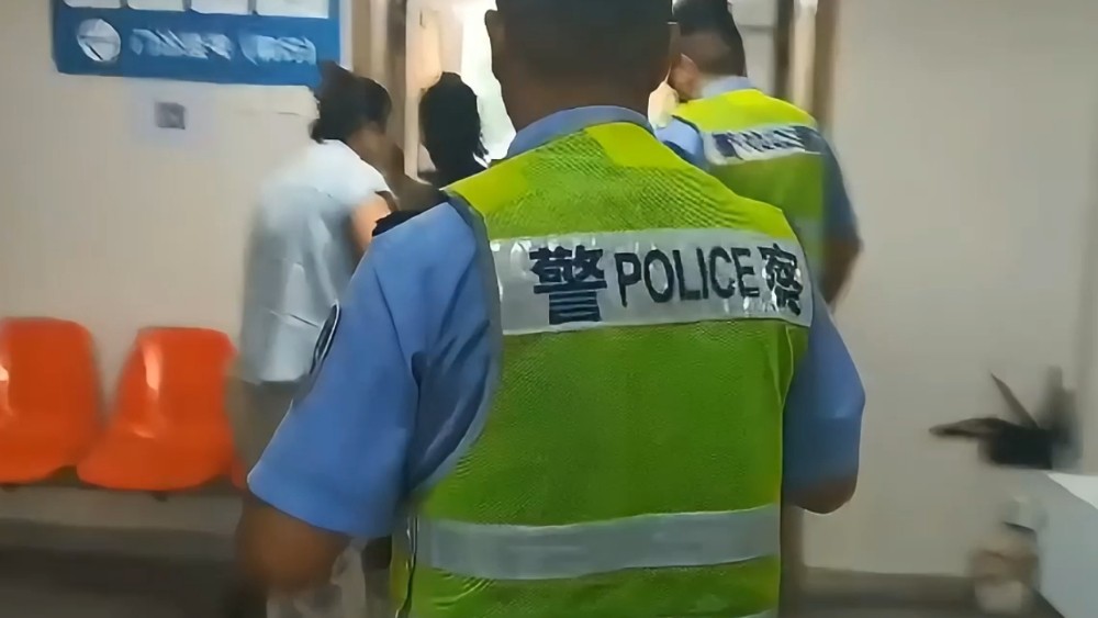 4分钟紧急送医！新疆伊宁市公安局救助突发不适中考监考教师
