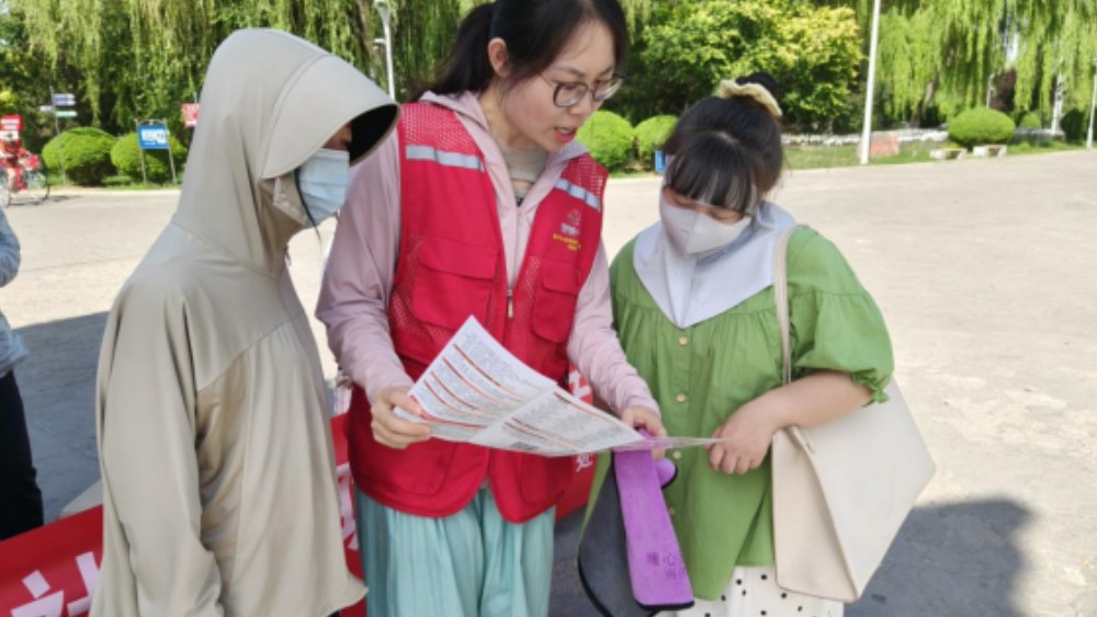 银川市兴庆区银虹社区 ：移动办公进网格，惠民政策暖民心