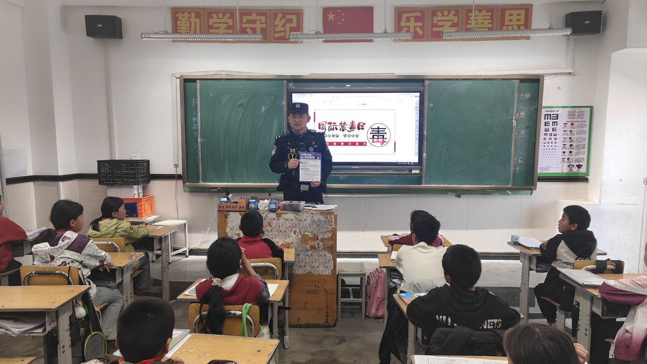 新疆克州：青春无“毒” 向阳成长