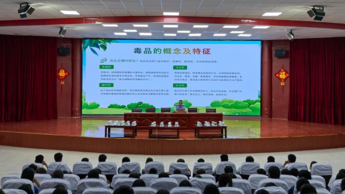 新疆麦盖提县公安局：警校携手宣安全 护航学子平安过暑假