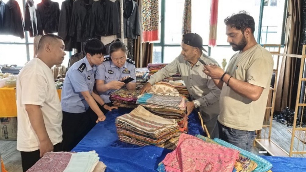 新疆特克斯县公安局出入境管理大队：暖心护航涉外展会 优质服务助力开放