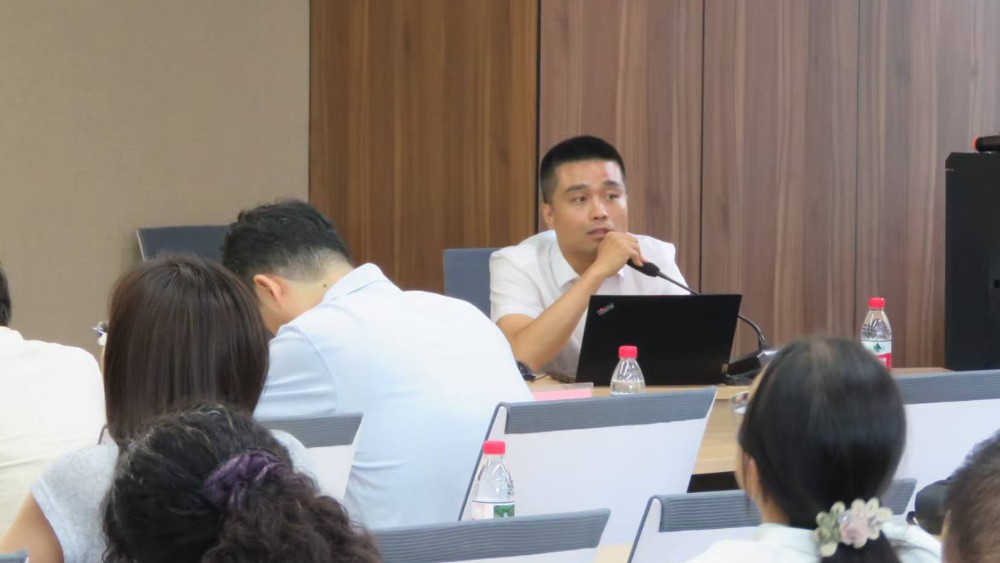 优化营商环境，提高服务质量