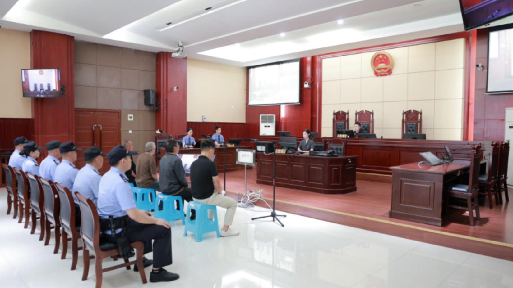 “亮剑”拒执！四川邻水县法院开展打击拒执犯罪集中宣判