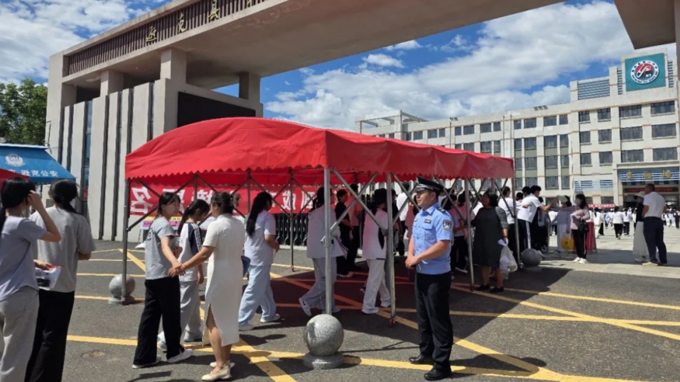 藏蓝护航逐梦路 平安中考交答卷
