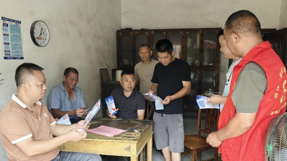 宜春：袁州区新坊镇开展禁毒入户宣传活动,让禁毒知识走进千家万户