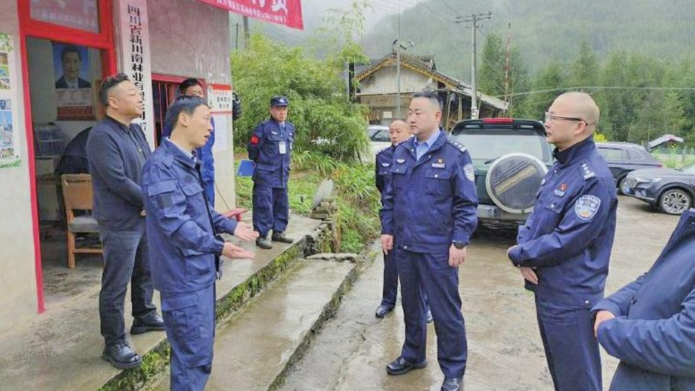 “活儿是大家一起干的，我就是个努力干活儿的人”
