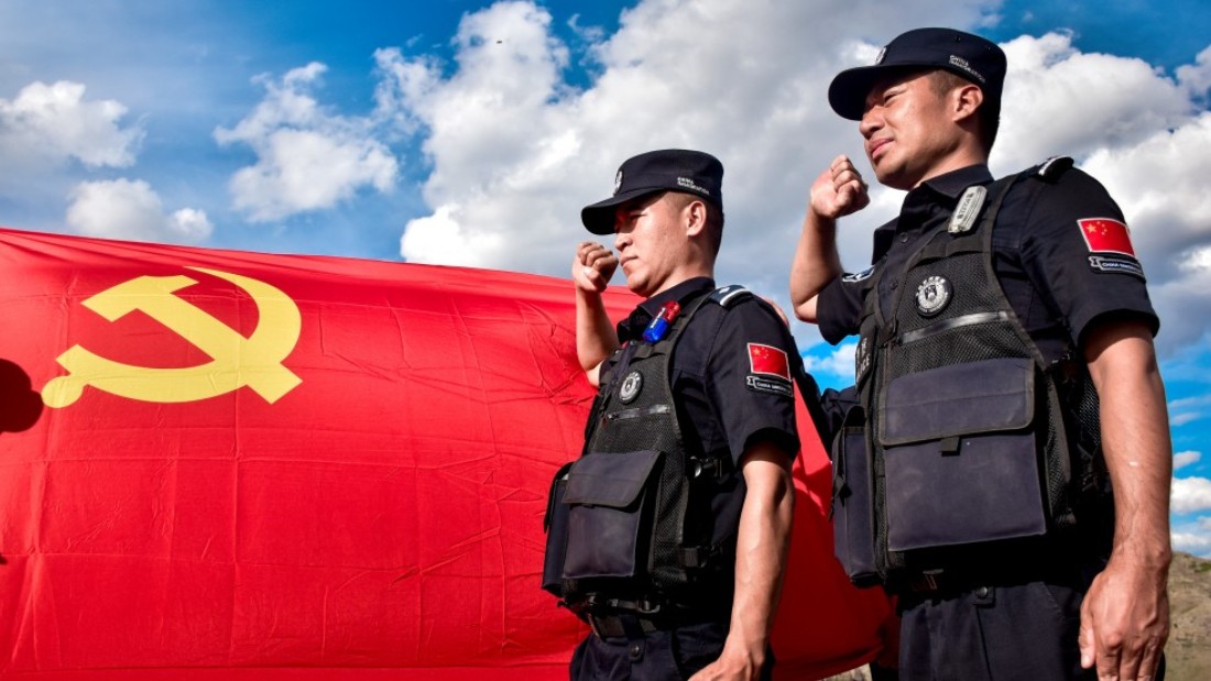 新疆塔城边境管理支队吾巴勒边境派出所：让党旗在边境一线飘扬