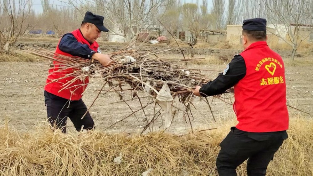 办好每一件民生小事，才能守得住民心——记新疆轮台县公安局阳霞镇派出所民警乃比江·吾吉