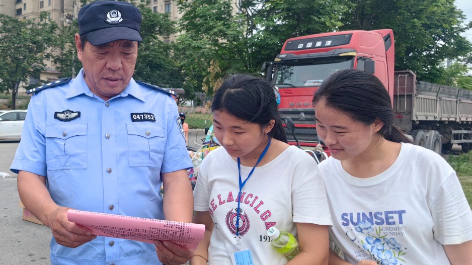 民警走村串户 防溺水宣传走进千家万户