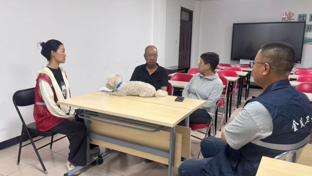 银川市金凤区阅海社区：依法调解化纠纷，温情服务暖民心