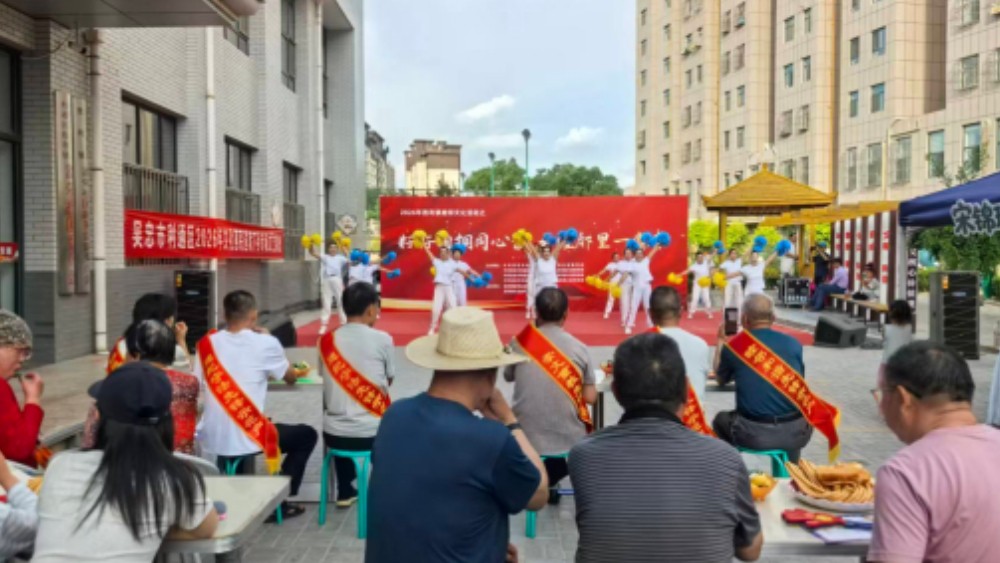 吴忠市利通区富荣社区：庆华诞颂党恩 趣市集促和谐