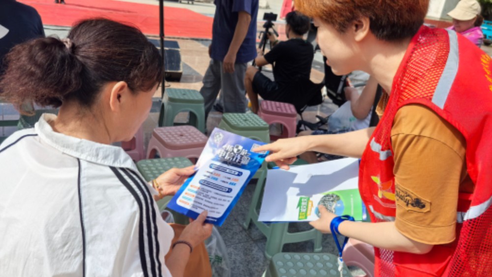银川市金凤区蓝山名邸社区：青春逐梦防诈骗 法治护航升学路