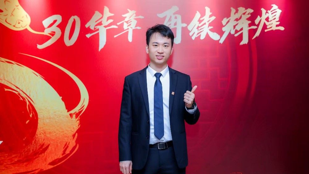 律界新星丨秉文心入法度，以跨界拓新局