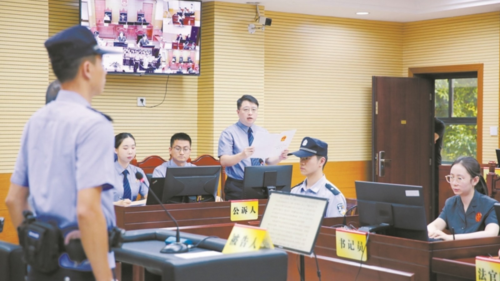 被告人当庭翻供，公诉人如何破局