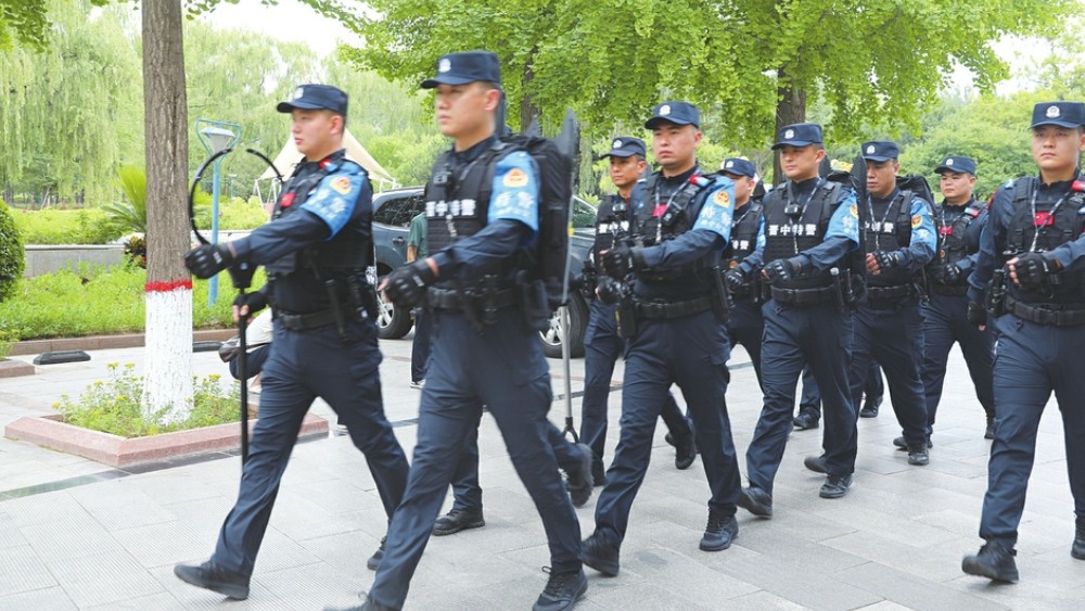 全警护航