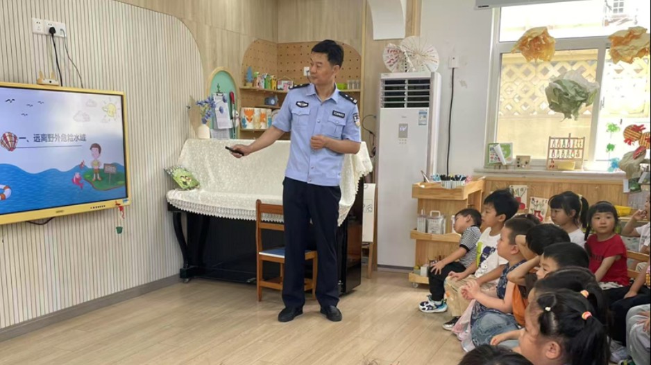 警校联合防溺水 筑牢暑期安全“防护墙”