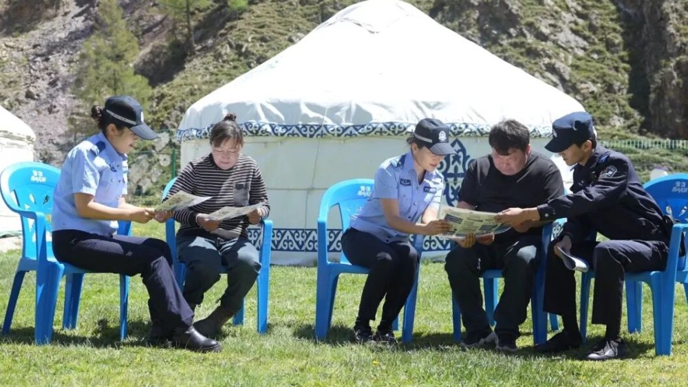 新疆和布克赛尔蒙古自治县：毡房警务室里的“夏季行动” 警民共筑安全屏障