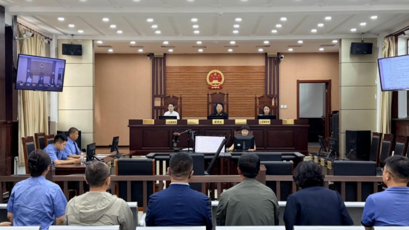 以案警示防洗钱 旁听庭审提质效