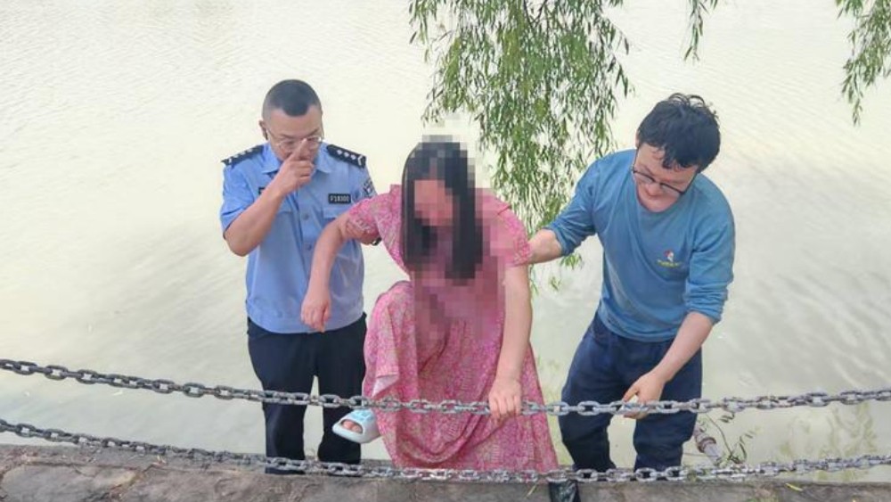 警务巡防显实效 旬邑警民联手化解坠湖风险