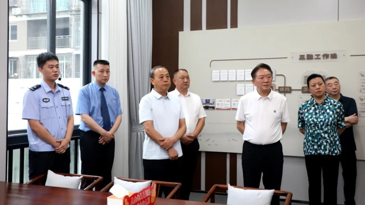 刘坪带队到泸县开展工作调研