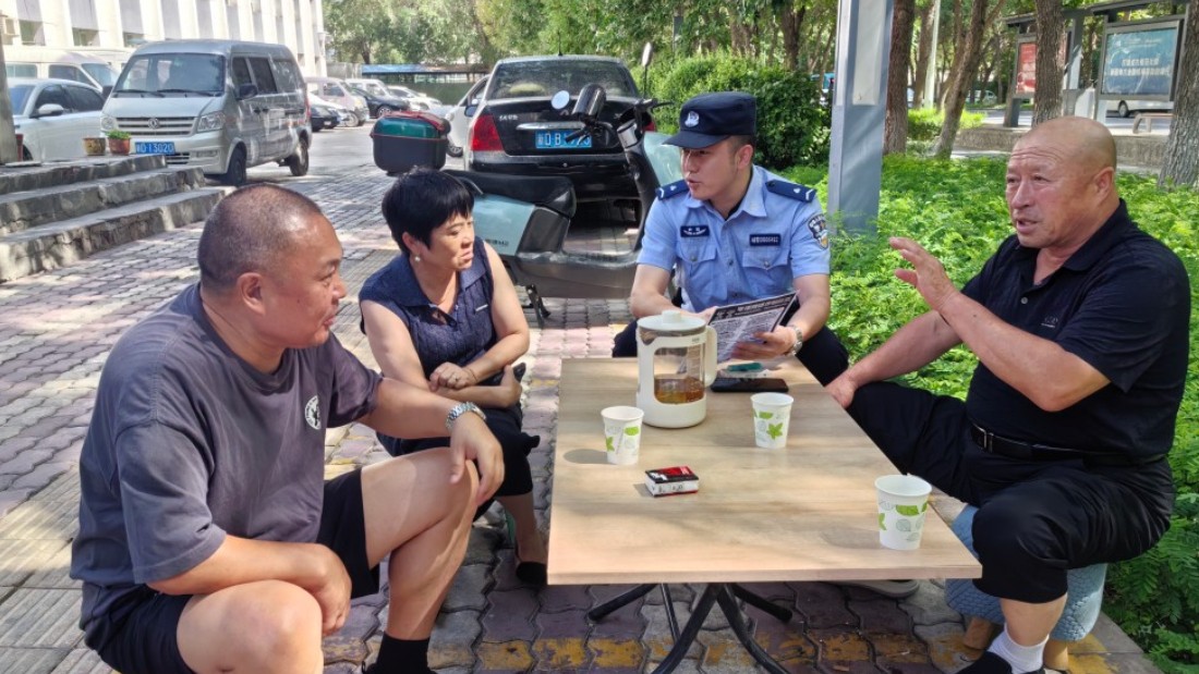 新疆奎屯市公安局深耕“盯抓守”三字工作法 绘就基层治理“新枫景”