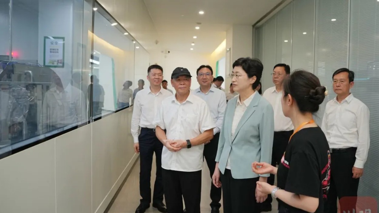 施小琳在成都调研推进省委十二届九次全会精神贯彻落实：加快推进城乡融合发展，积极探索农业农村现代化新路径