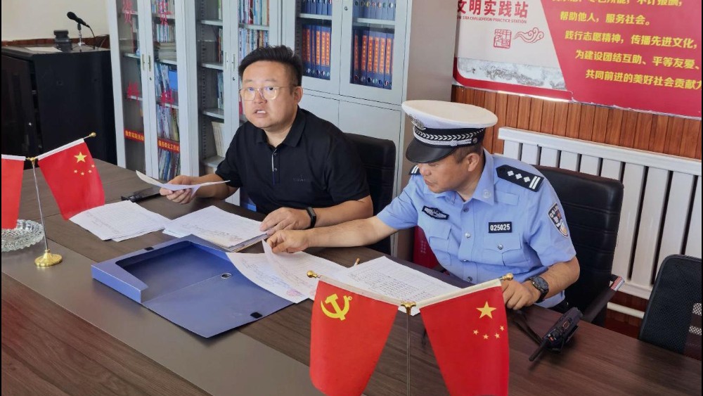 大同交警：严把务工出行关，细查面包车风险