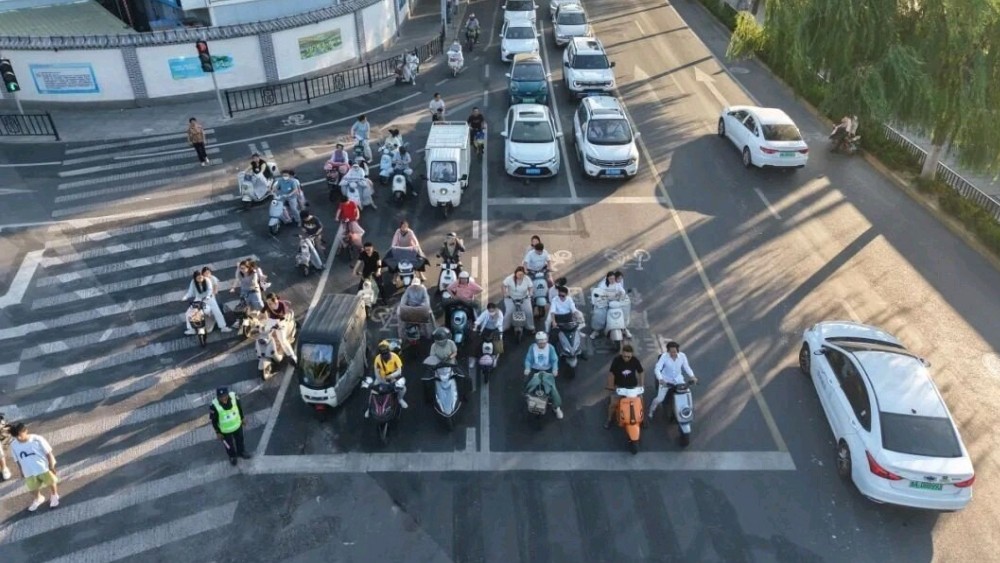 直击路口盲区、混行拥堵，济南交警硬核治理慢行交通隐患