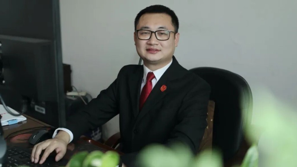 李谦：以技术微光守司法防线 于幕后坚守践党员初心