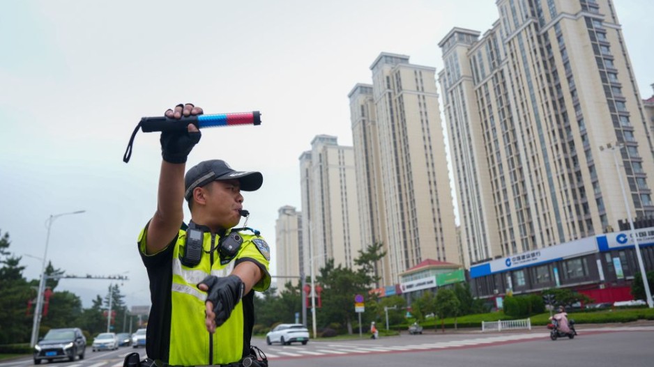 高温下的劳动者：错峰竞速 护航前行