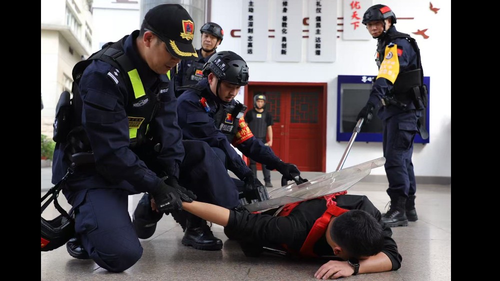 广西桂林秀峰公安：变“等警情”为“主动防” 多维织密校园安全网