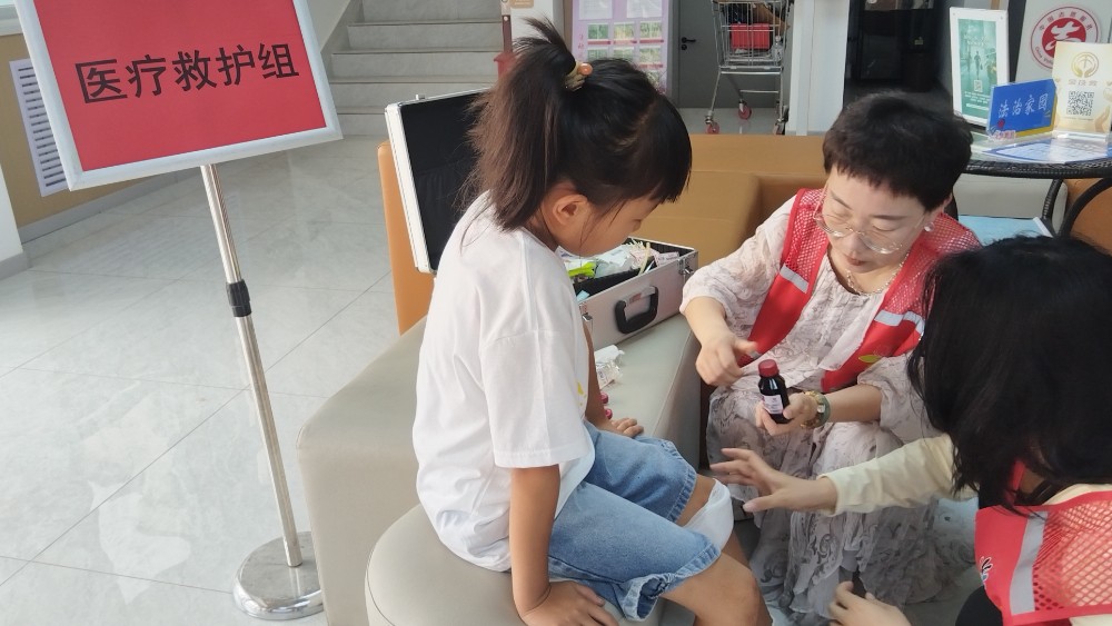 银川市金凤区锦绣苑社区：小巷管家闻汛而动 青少年演练以练筑防