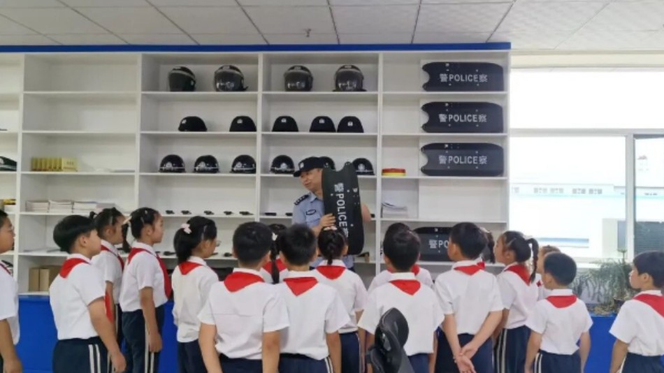 吉林龙井法院：少年探法院 学法守边境