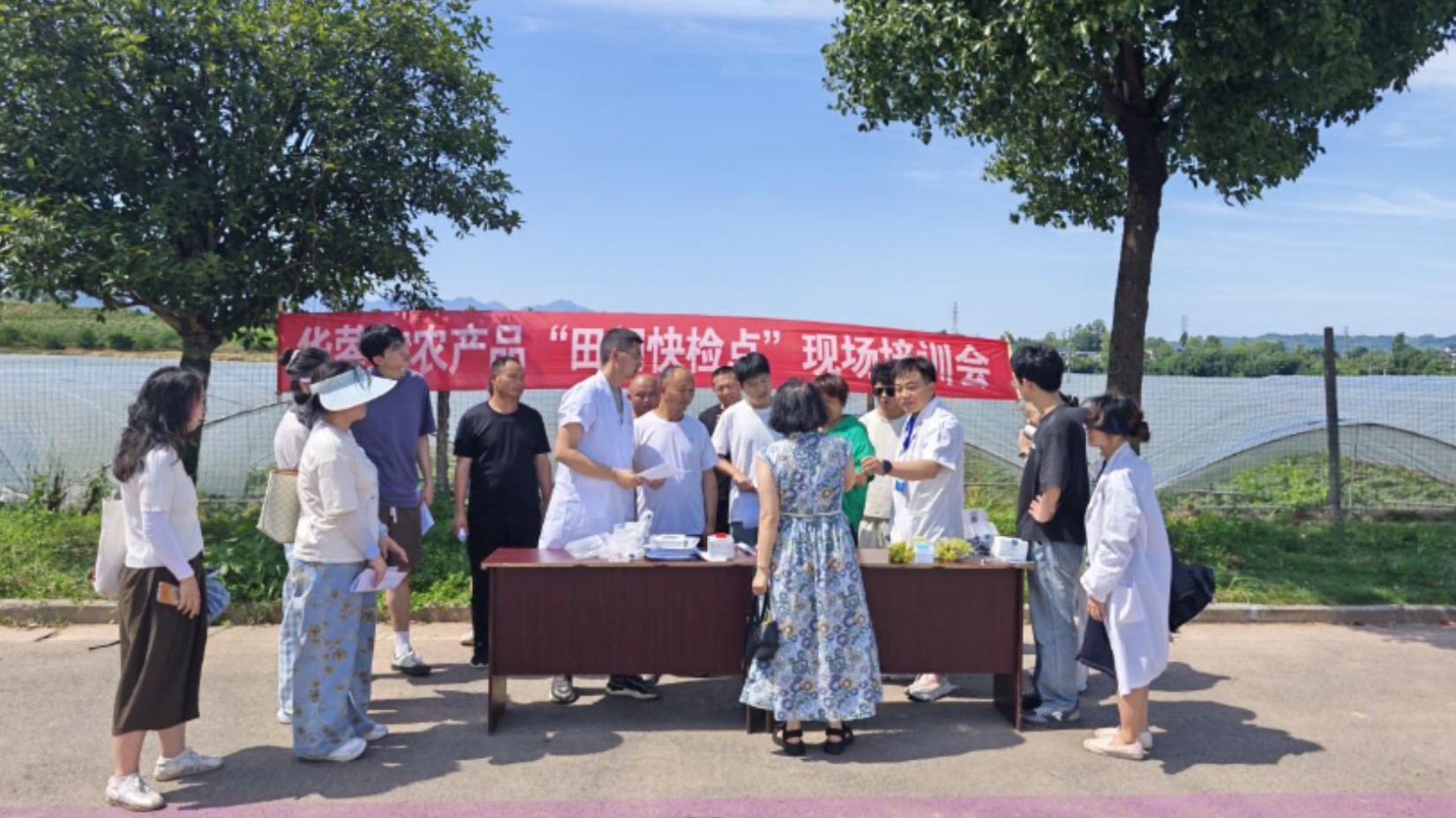 四川华蓥市开展“田间快检点”胶体金农残速测培训  筑牢产地源头安全防线