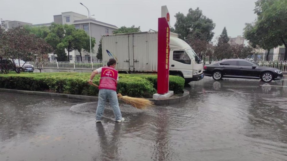 银川市兴庆区康平社区：全面排查积水隐患，筑牢防汛安全防线