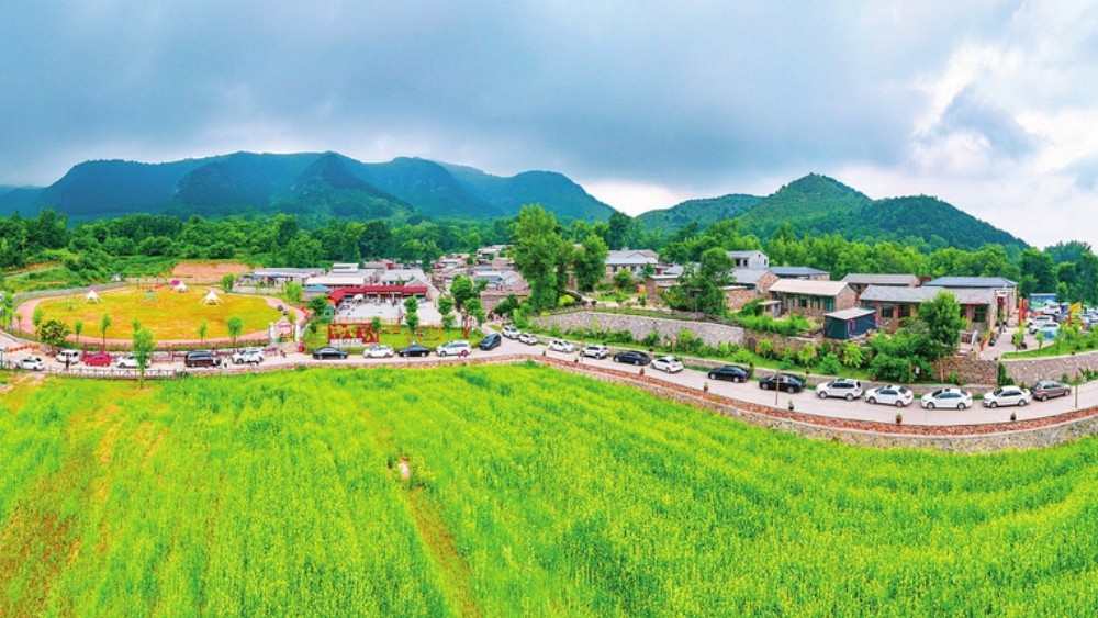 云漫太行 花满古村