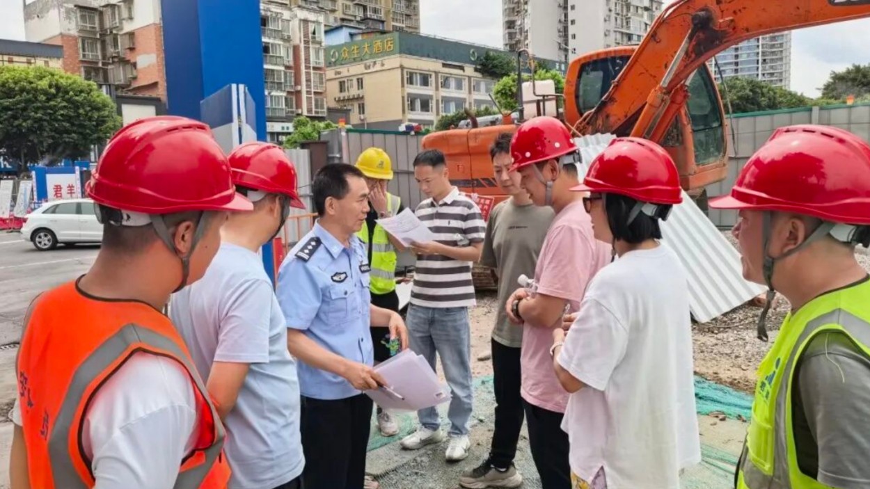 乐山市中区：警企同心，守护城市“神经血管”