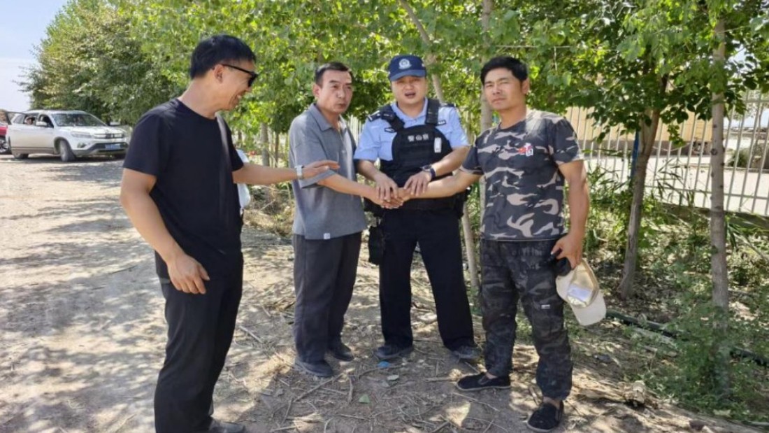新疆生产建设兵团芳草湖垦区公安局：党建有色彩 服务有温度