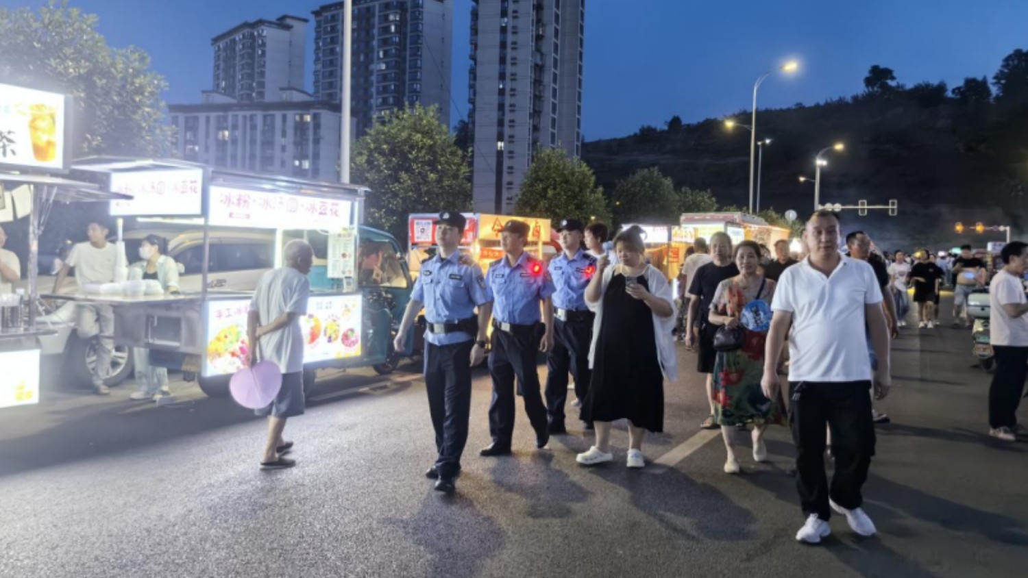 护航夏夜“烟火气”丨广安枣山派出所筑牢“猫儿沟”夏夜安全防线