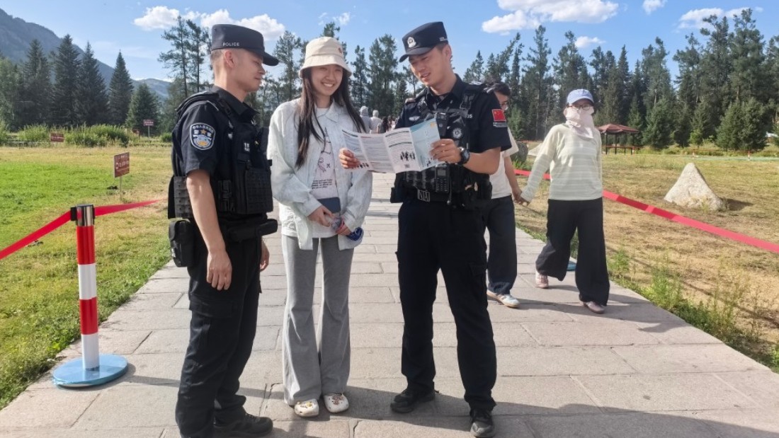 新疆阿勒泰边境管理支队喀纳斯边境派出所：守好喀纳斯边境线 普及边境法治知识