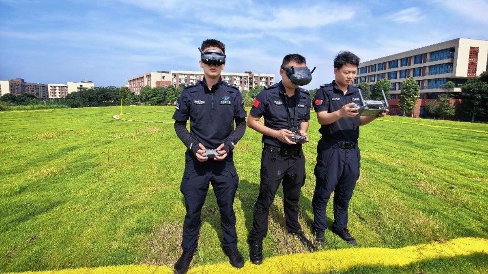 夏练三伏！最帅“飞警”来袭