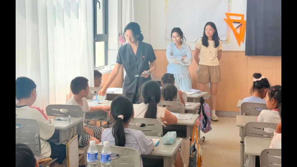吉林长春新区法院：一册普法明权益 法盾相伴护少年
