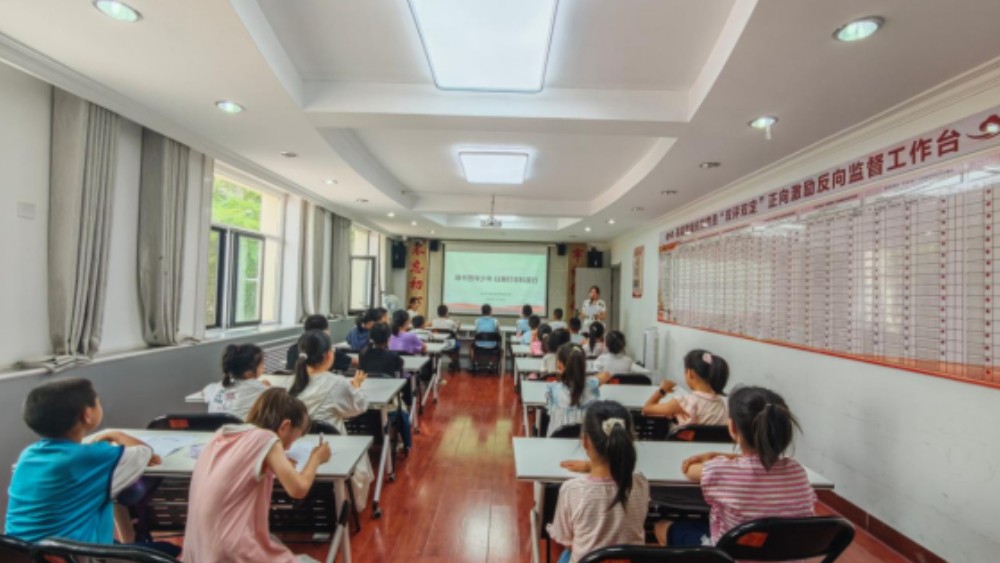 银川市金凤区清馨苑社区：护苗助成长 书香净心灵