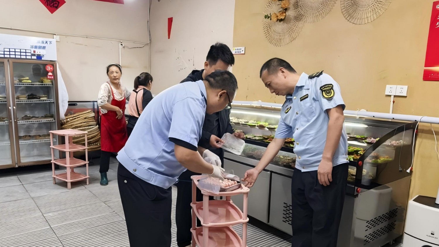 华蓥公安联合多部门开展肉制品专项执法行动