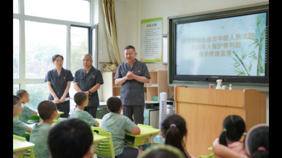“长启春禾” 护“未”成长——吉林长春中院走进吉林省阳光学校开展暖心帮扶活动