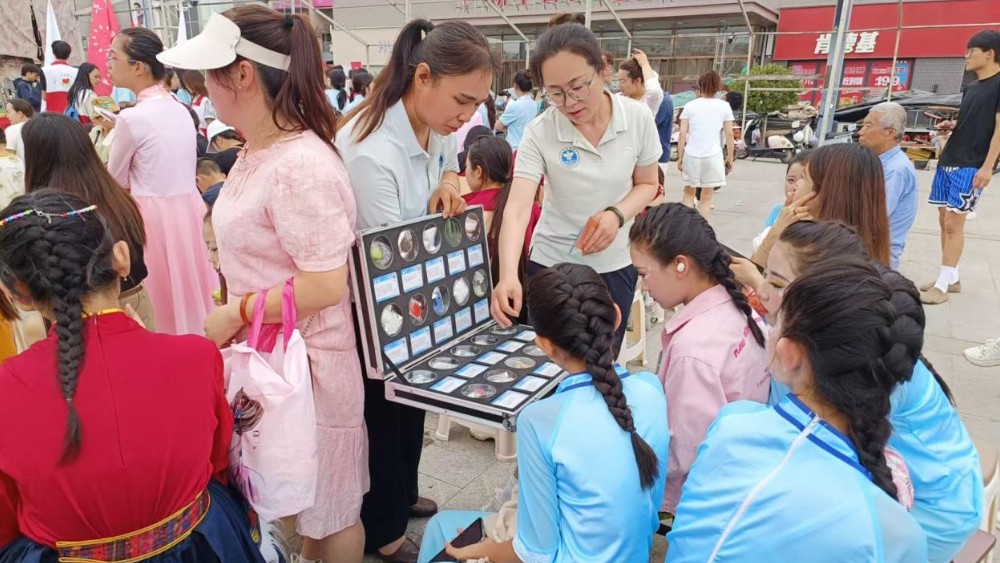 青铜峡市东街社区：青春护航不“毒”行 暑期课堂解锁防毒新体验